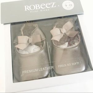 NIB Robeez Premium Leather Amelia Shoes